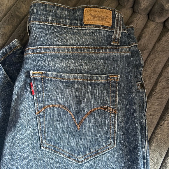 Levi's Midrise Skinny Stretch Jeans - Picture 2 of 6